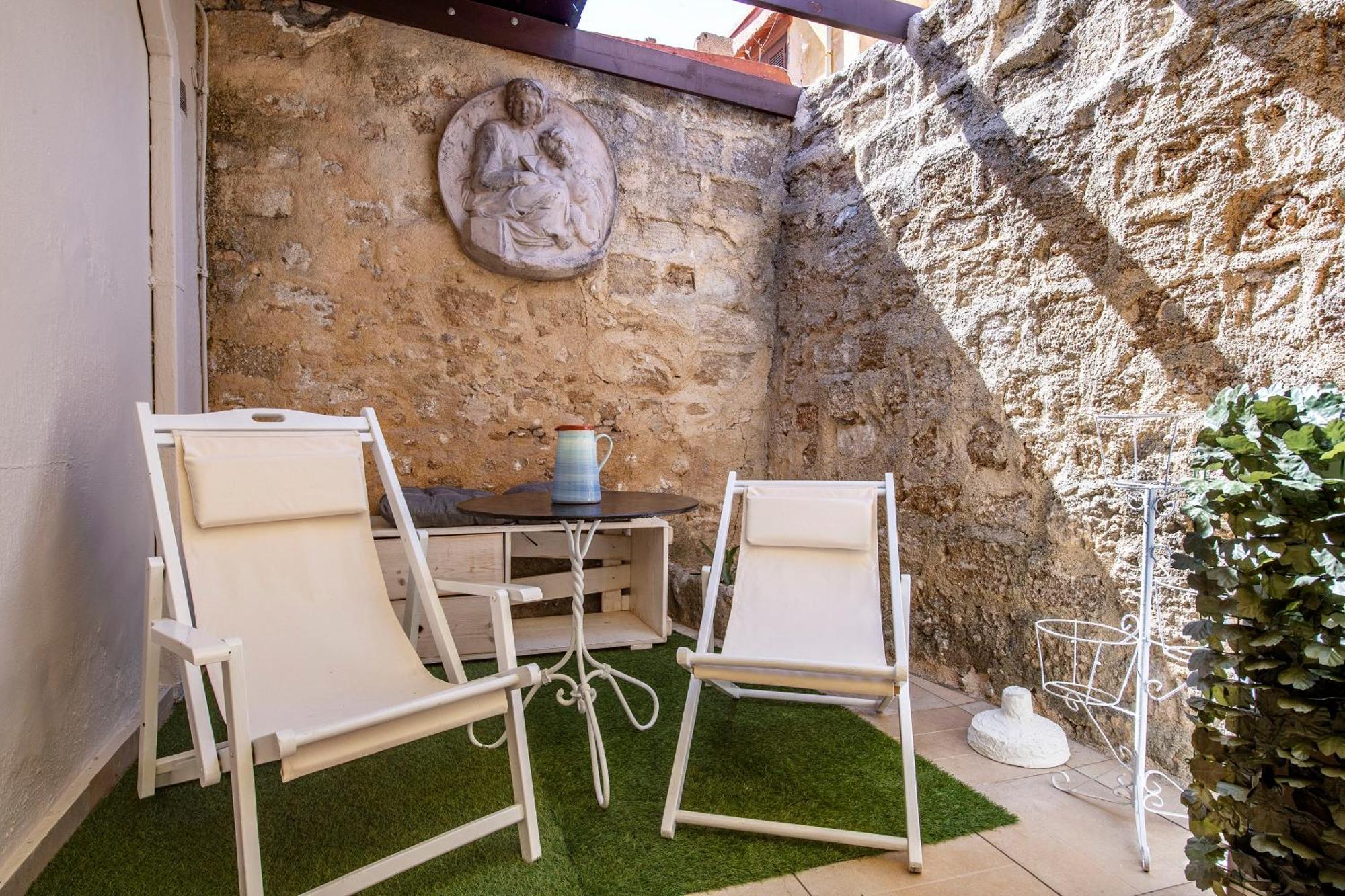 Old Town Corner Luxury Studios Rhodes City Eksteriør billede