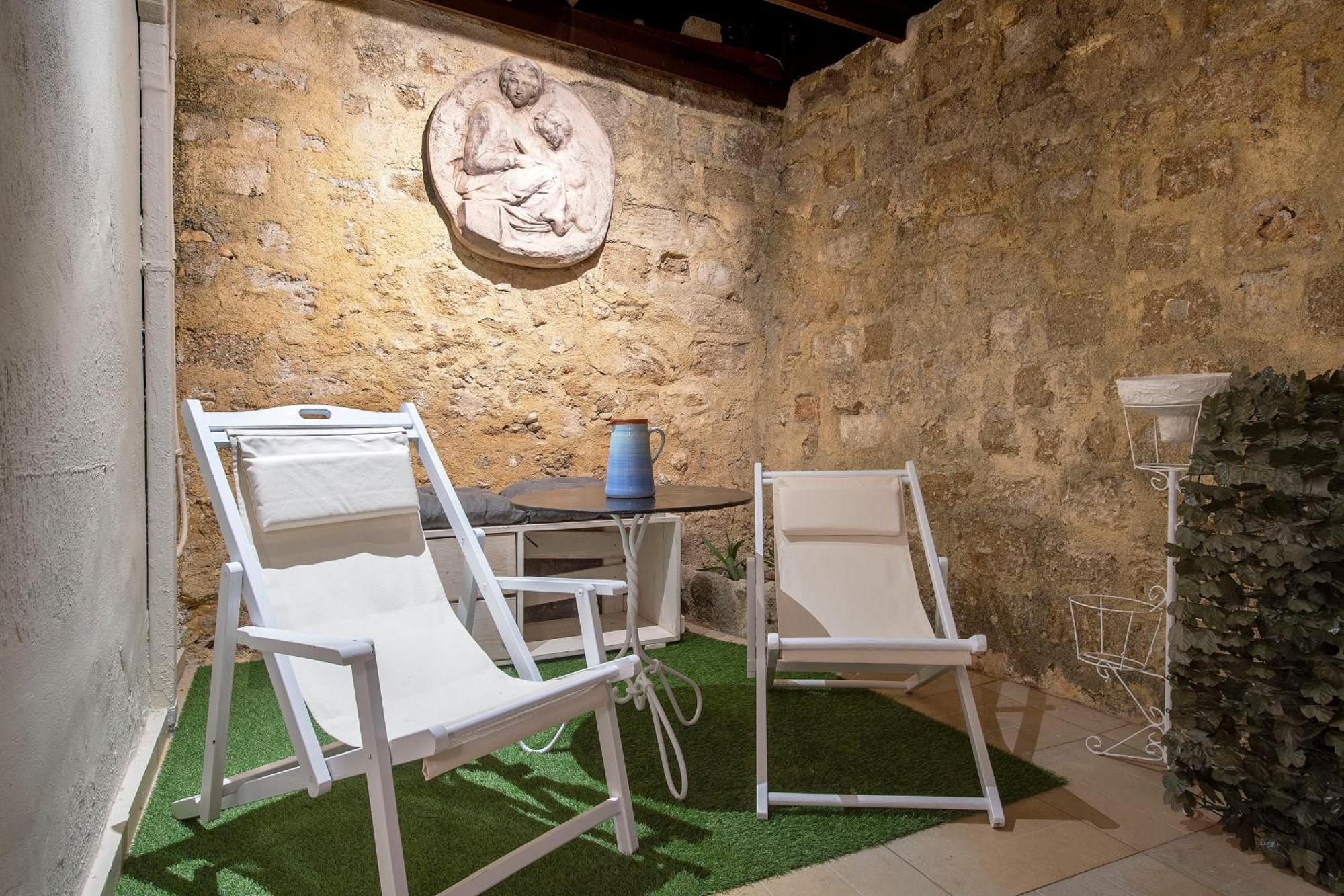 Old Town Corner Luxury Studios Rhodes City Eksteriør billede
